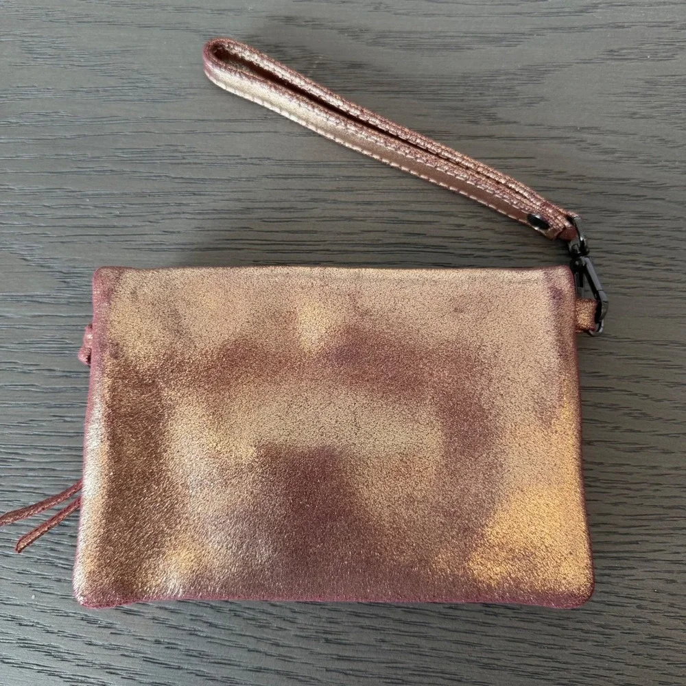 Johnny Was Rose Gold Metallic‎ Leather Wristlet Clutch Made in Italy Distressed